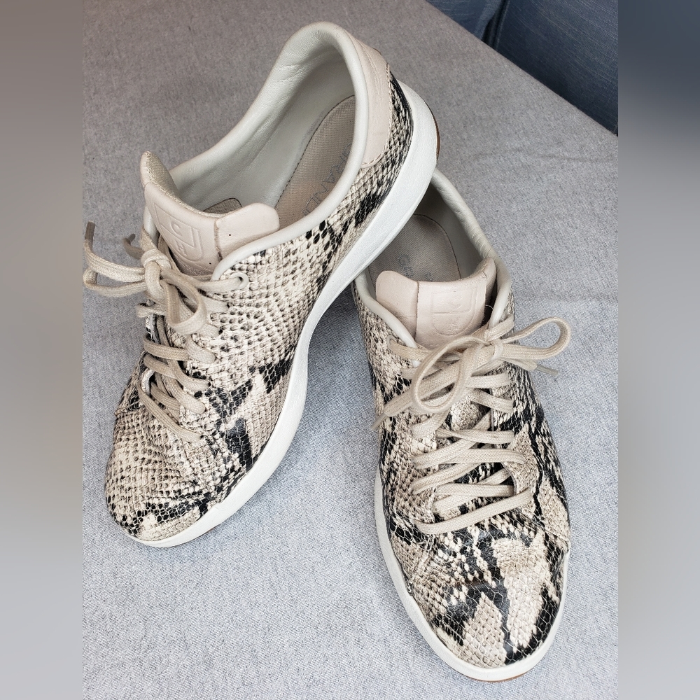 Cole Haan GrandPro Snakeskin Print Sz 7.5